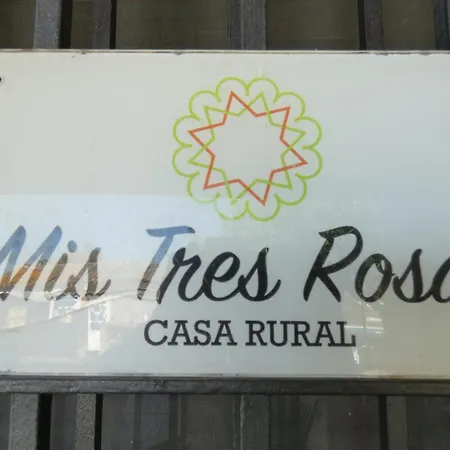 Holiday home Mis Tres Rosas *